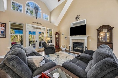 Featuring a beautiful home, originally a Bent Pine Construction - photo 13