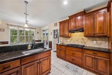 Featuring a beautiful home, originally a Bent Pine Construction - photo 23