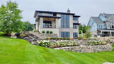 Fabulous, private (no public access) 111' frontage on all Sports - photo 3