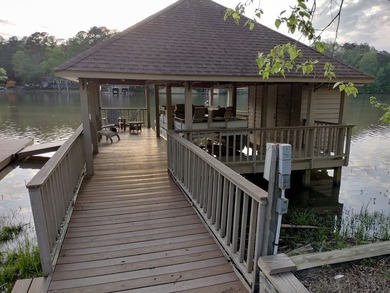 AN UNRIVALED WATERFRONT LEGACY IN GREEN ISLAND HILLS Experience - photo 25