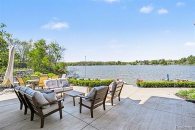 Fabulous, private (no public access) 111' frontage on all Sports - photo 5