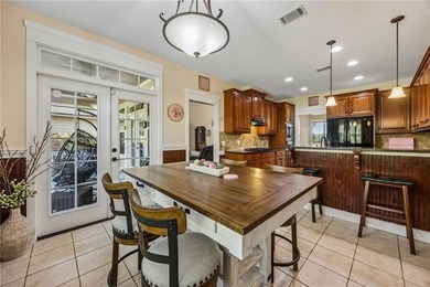 Featuring a beautiful home, originally a Bent Pine Construction - photo 26