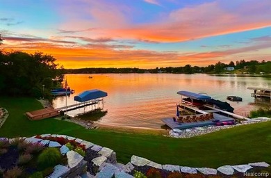 Fabulous, private (no public access) 111' frontage on all Sports - photo 9