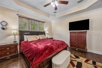 Featuring a beautiful home, originally a Bent Pine Construction - photo 33