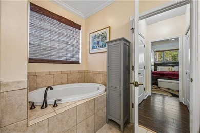 Featuring a beautiful home, originally a Bent Pine Construction - photo 37