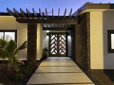 A newly completed 2023 Custom home in the prestigious Kula Io - photo 5
