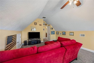 Featuring a beautiful home, originally a Bent Pine Construction - photo 50