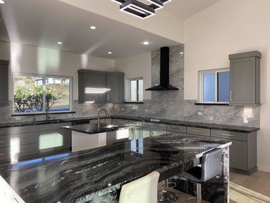 A newly completed 2023 Custom home in the prestigious Kula Io - photo 10