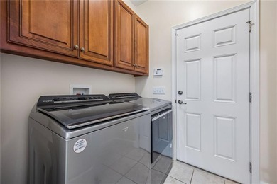 Featuring a beautiful home, originally a Bent Pine Construction - photo 51