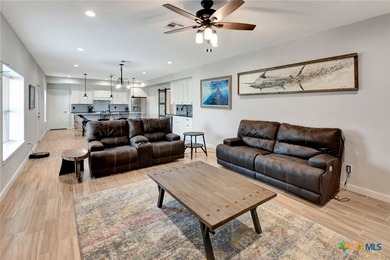 Impressive barndominium located in the charming coastal town of - photo 10