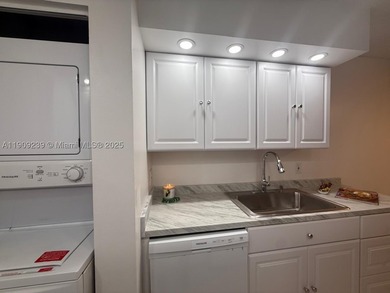 Remodeled 2/2 ground-floor condo in Tivoli Trace! Split-bedroom - photo 7