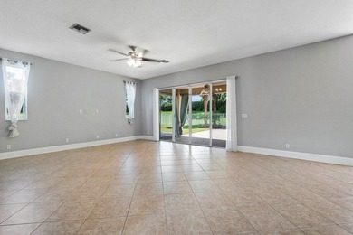 Welcome to this beautifully maintained 5-bedroom, 3-bath pool - photo 12