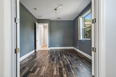 Welcome to this beautifully maintained 5-bedroom, 3-bath pool - photo 18