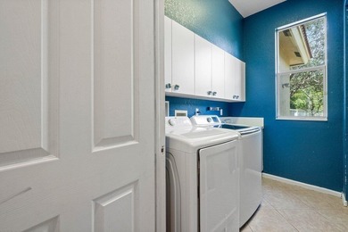 Welcome to this beautifully maintained 5-bedroom, 3-bath pool - photo 19