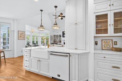 Professionally FURNISHED and move-in ready in the waterfront - photo 22
