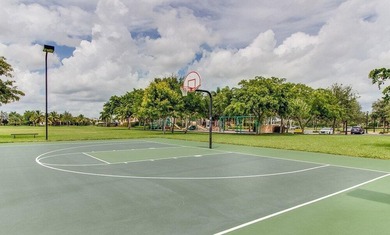 Welcome to this beautifully maintained 5-bedroom, 3-bath pool - photo 45