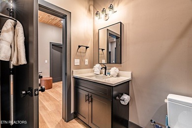 Welcome to one of the most unique and sought-after cabins in the - photo 48