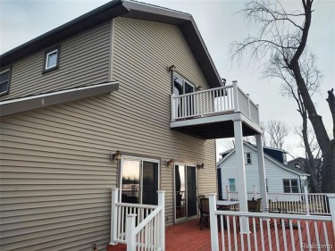 Lake Erie Home For Sale in Newport Michigan