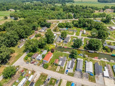 Lake Life Awaits on Kuhn Lake! Welcome to this charming Kuhn - photo 4