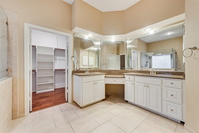 Beautifully appointed 4-bedroom, 4-bathroom home situated on a - photo 16