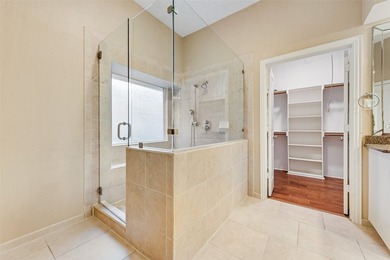 Beautifully appointed 4-bedroom, 4-bathroom home situated on a - photo 17