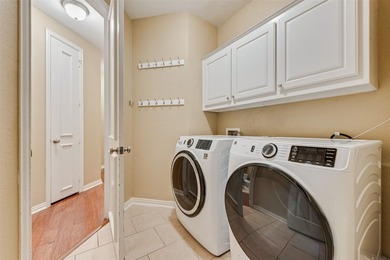 Beautifully appointed 4-bedroom, 4-bathroom home situated on a - photo 19