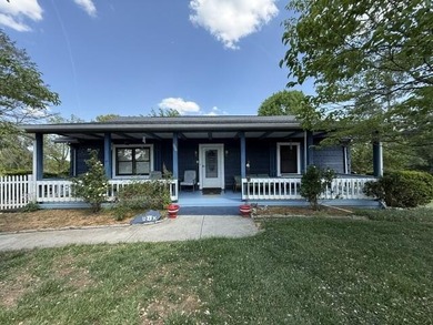 402 Westwood Dr - photo 1