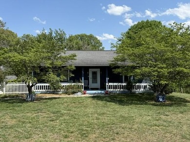 402 Westwood Dr - photo 2