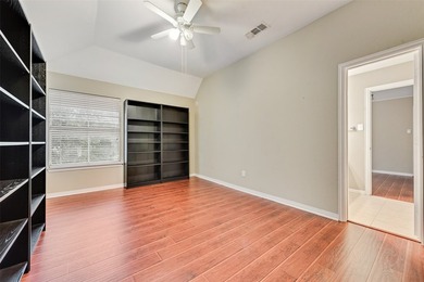 Beautifully appointed 4-bedroom, 4-bathroom home situated on a - photo 23