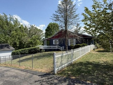 402 Westwood Dr - photo 4
