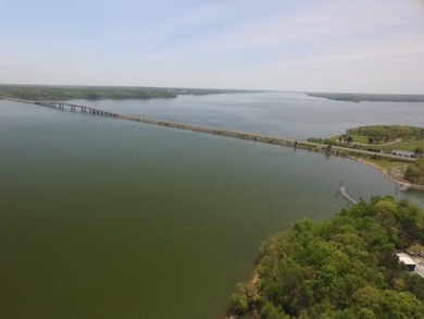 40 ACRES ADJOINING AND OVERLOOKING THE BAY NORTH OF PARIS - photo 4