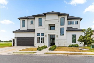 This spacious 4 bedroom, 2.5 bath home offers ample living space - photo 1