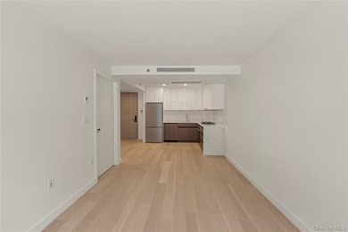 Northern Parc is located at 144-49 Northern Boulevard. Right - photo 9