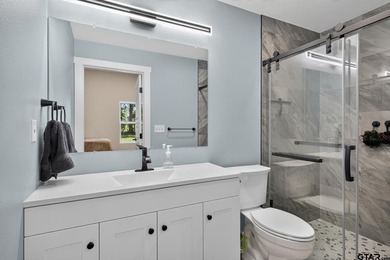 Extensively renovated, this fully fenced 17.71-acre East Texas - photo 9