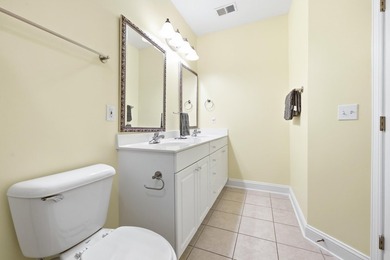 Beautiful three bedroom, two bath unit in the amenity rich - photo 17