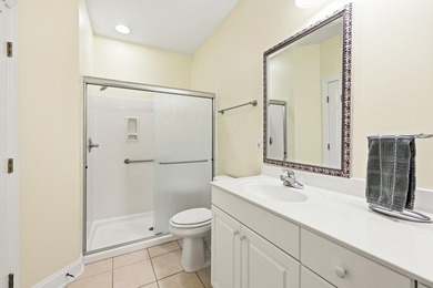 Beautiful three bedroom, two bath unit in the amenity rich - photo 18