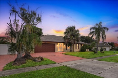 Caloosahatchee River Home Sale Pending in North Fort Myers Florida
