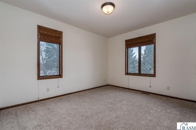 You'll marvel at this stunning 4-bedroom, 3-bathroom home - photo 33