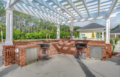 Beautiful three bedroom, two bath unit in the amenity rich - photo 37