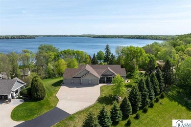 You'll marvel at this stunning 4-bedroom, 3-bathroom home - photo 46