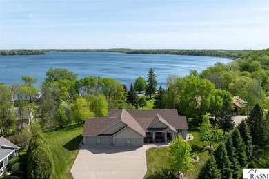 You'll marvel at this stunning 4-bedroom, 3-bathroom home - photo 50