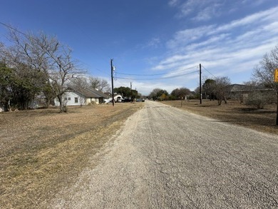 4 bedroom, 2 bath home on a corner lot - photo 4
