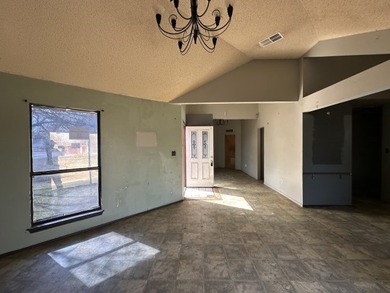 4 bedroom, 2 bath home on a corner lot - photo 6