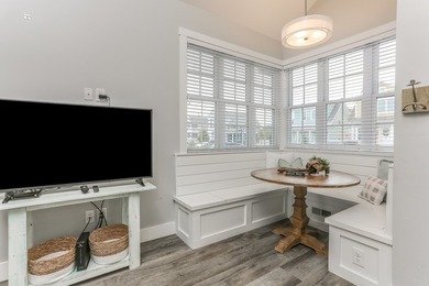 Rare opportunity to own this picture perfect, waterfront cottage - photo 7