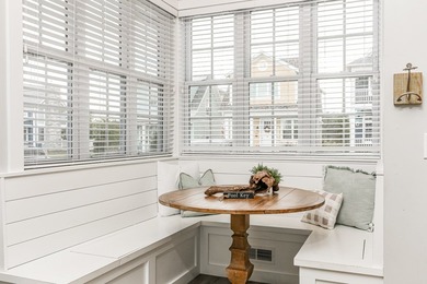 Rare opportunity to own this picture perfect, waterfront cottage - photo 8