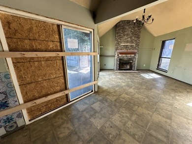 4 bedroom, 2 bath home on a corner lot - photo 9
