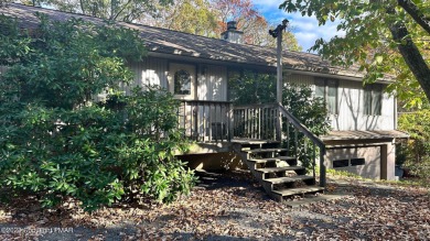 (private lake, pond, creek) Home For Sale in Scotrun Pennsylvania