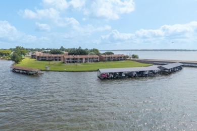 Lake Condo For Sale in Gun Barrel City, Texas