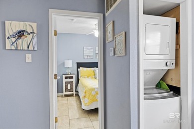Cute 2 bedroom unit STEPS away from the beach. Potential to do ~ - photo 13