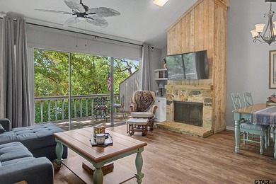 Water view, turnkey, low maintenance, updated and remodeled unit - photo 5